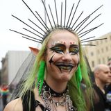 Oder dieser bunte Mix aus Elf und Freiheitsstatue