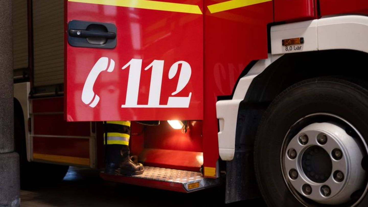 Feuerwehreinsatz: Sechsstelliger Schaden bei Dachstuhlbrand