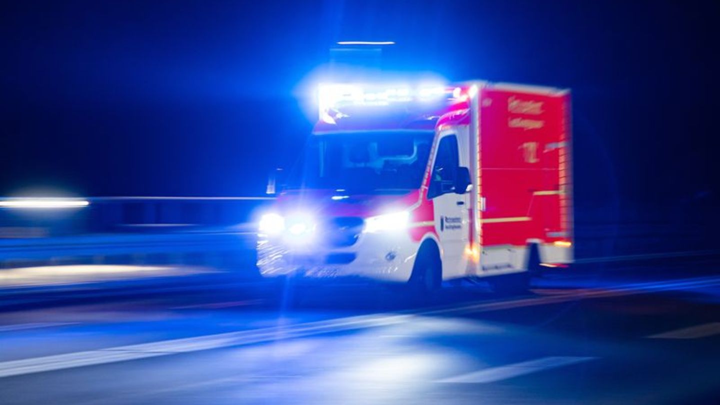 Paderborn: Taxifahrer nach Unfall mit Auto schwer verletzt