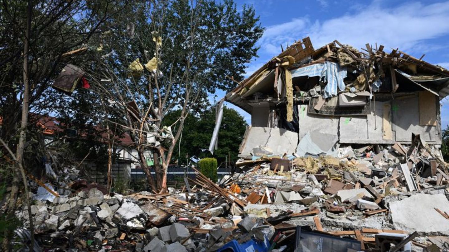 Unglück in Memmingen: Suche nach Ursache von Hausexplosion mit einem Toten