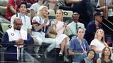 Auch Sängerin Ariana Grande fieberte mit Simone Biles mit. Außerdem im Stadion...