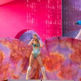 Das blieb den Bersteigern verwehrt: Taylor Swift dreieinhalb Stunden lang auf der Bühne. Das finale Feuerwerk sah dann ganz München.