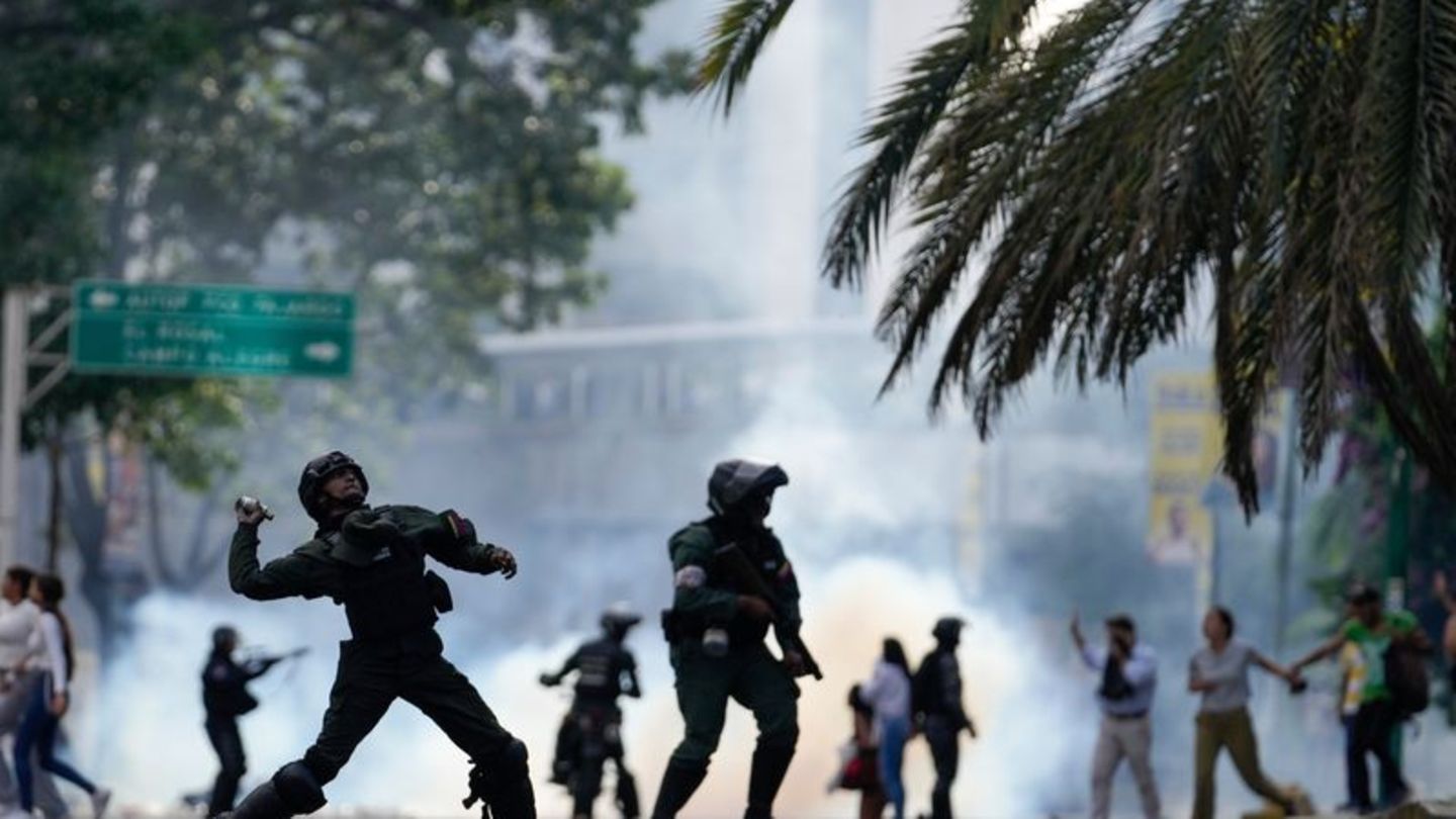 Zahlreiche Festnahmen: Ein Toter bei Protesten gegen Wahlergebnis in Venezuela