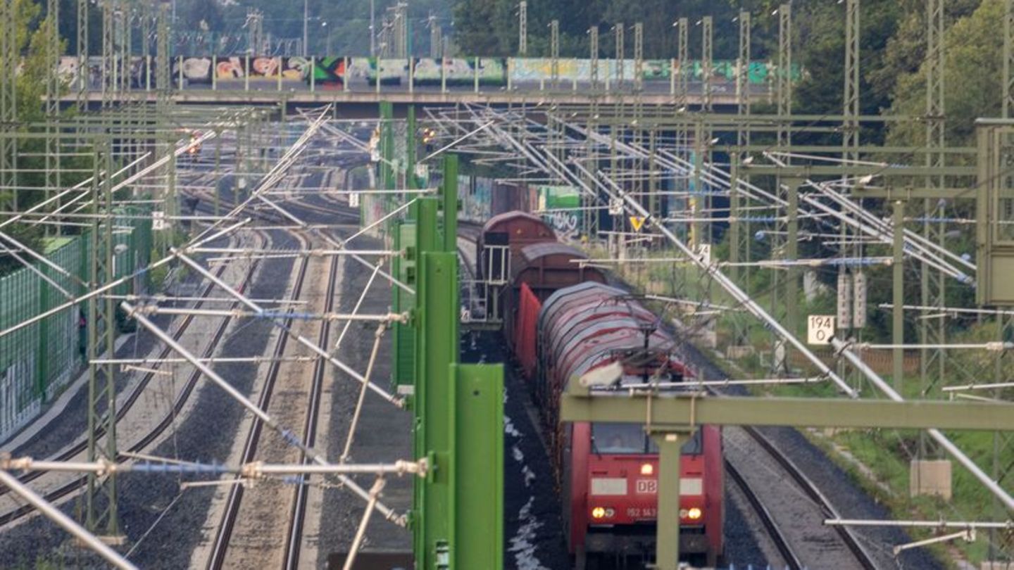 Trainsurfer: Polizei fasst blinden Passagier auf Güterzug
