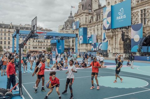 Olympia: Basketball und Public Viewing auf der Terrasse vor dem Rathaus in Paris