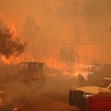 "Dieses Feuer ist extrem unbeständig und unvorhersehbar", sagte der Sheriff von Tehama County, Dave Kain, am Montag bei einer Pressekonferenz. "Wir haben gesehen, wie viele Orte, von denen wir dachten, es wäre sicher, dorthin zurückzugehen, erneut in Flammen aufgingen."