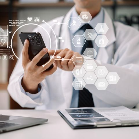 Künstliche Intelligenz bei Arzt (Symbolbild)