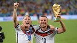 Schweinsteiger mit Weltmeisterpokal