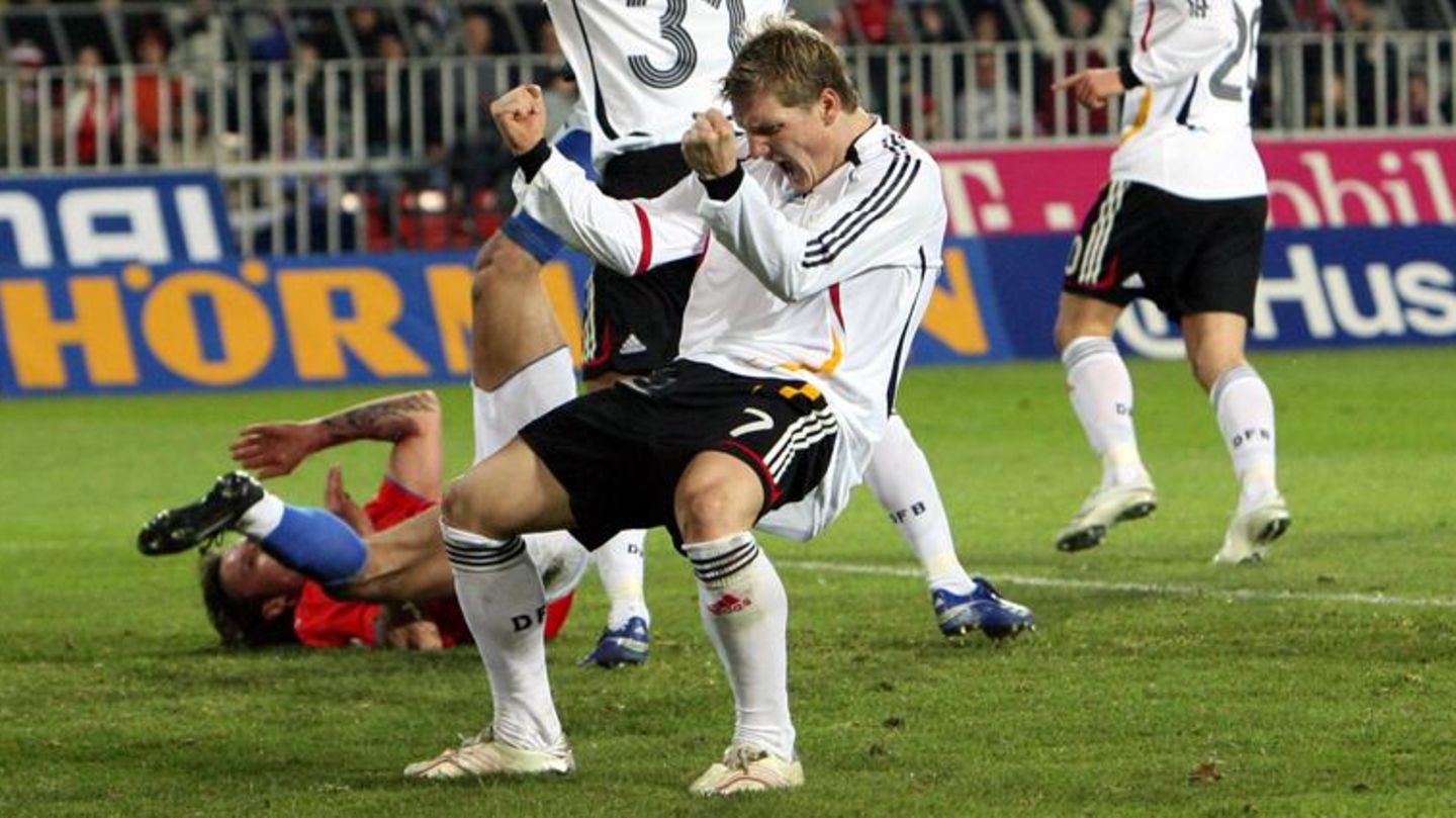 Schweinsteiger jubelt über Tor Schweinsteiger jubelt über Tor