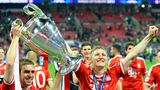 2013 gelingt Schweinsteiger mit dem FC Bayern München das große Triple. Die Mannschaft wird Deutscher Meister, siegt im Champions-League-Finale im Wembley Stadion gegen Borussia Dortmund und holt sich dann auch noch den DFB-Pokal.