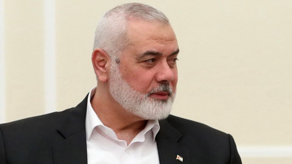 Dieses vom iranischen Präsidentenbüro veröffentlichte Foto zeigt den Hamas-Führer Ismail Haniya