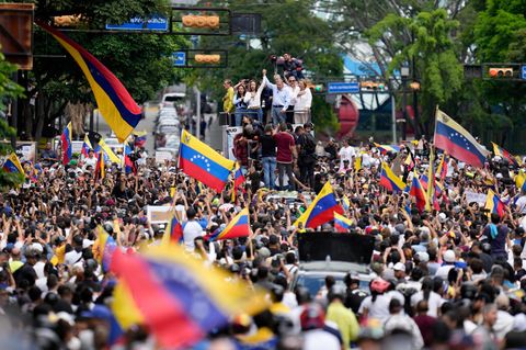 Protestkundgebung mit Menschenmassen in Venezuela