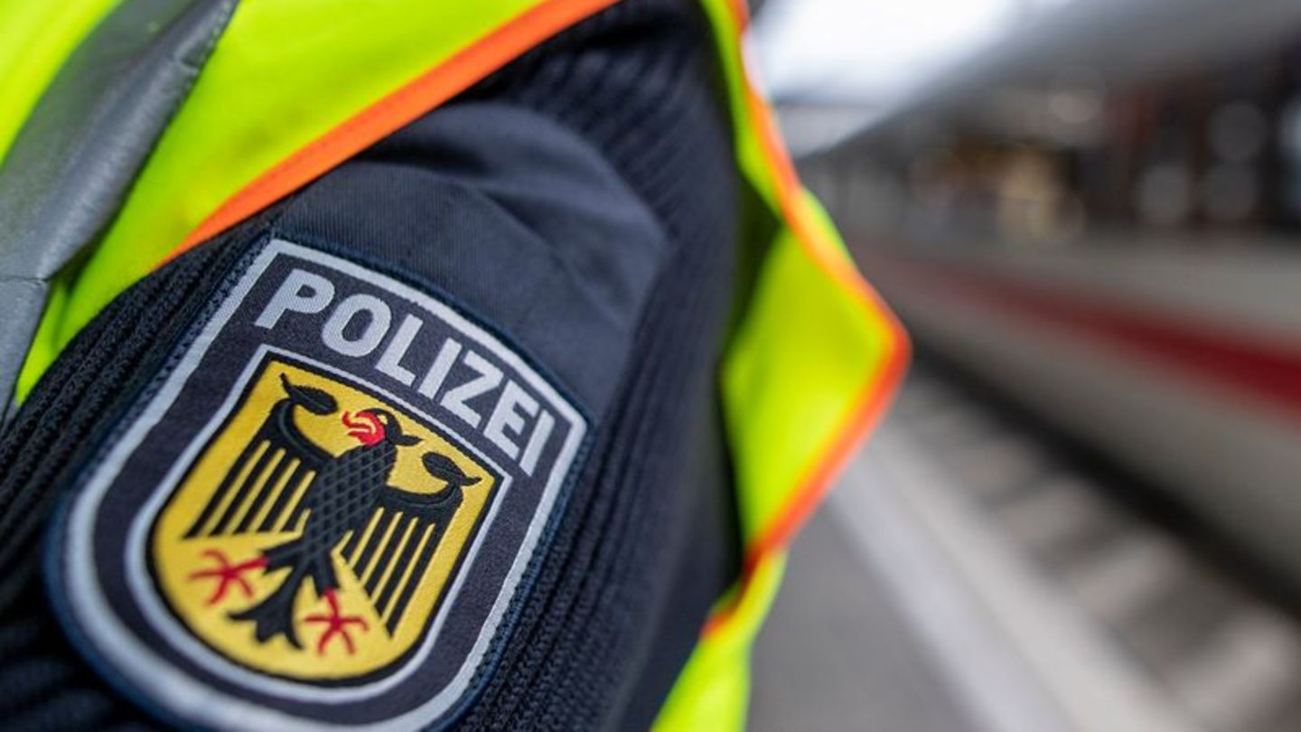 Mit Reizgas gesprüht: Männer randalieren in S-Bahn - zwei Fahrgäste verletzt