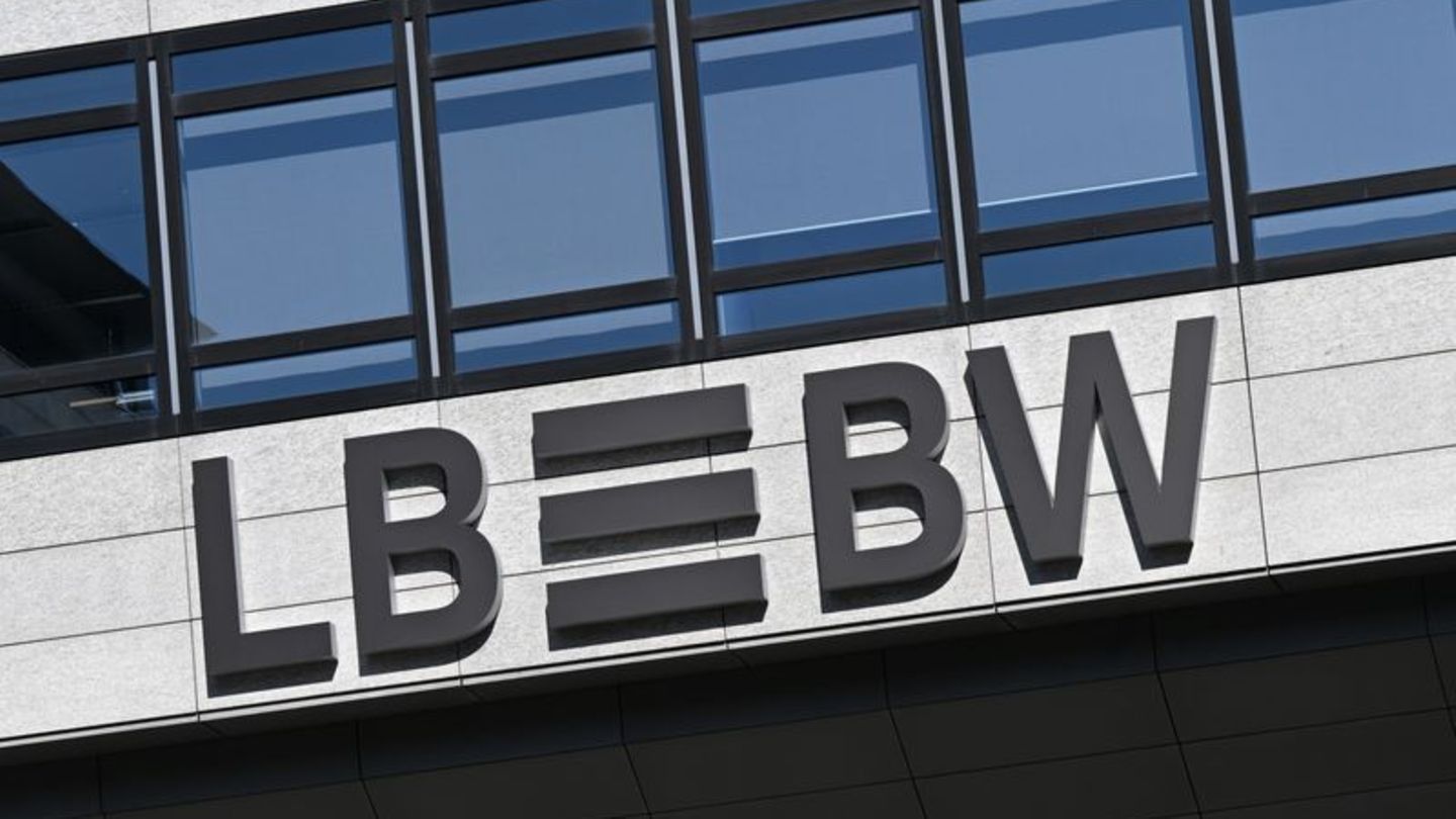 Fußball-Bundesliga: LBBW steigt als Nachwuchs-Sponsor beim VfB ein