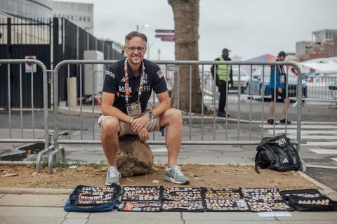 Yorick Spieker aus Düsseldorf mit seinen Olympia-Pins