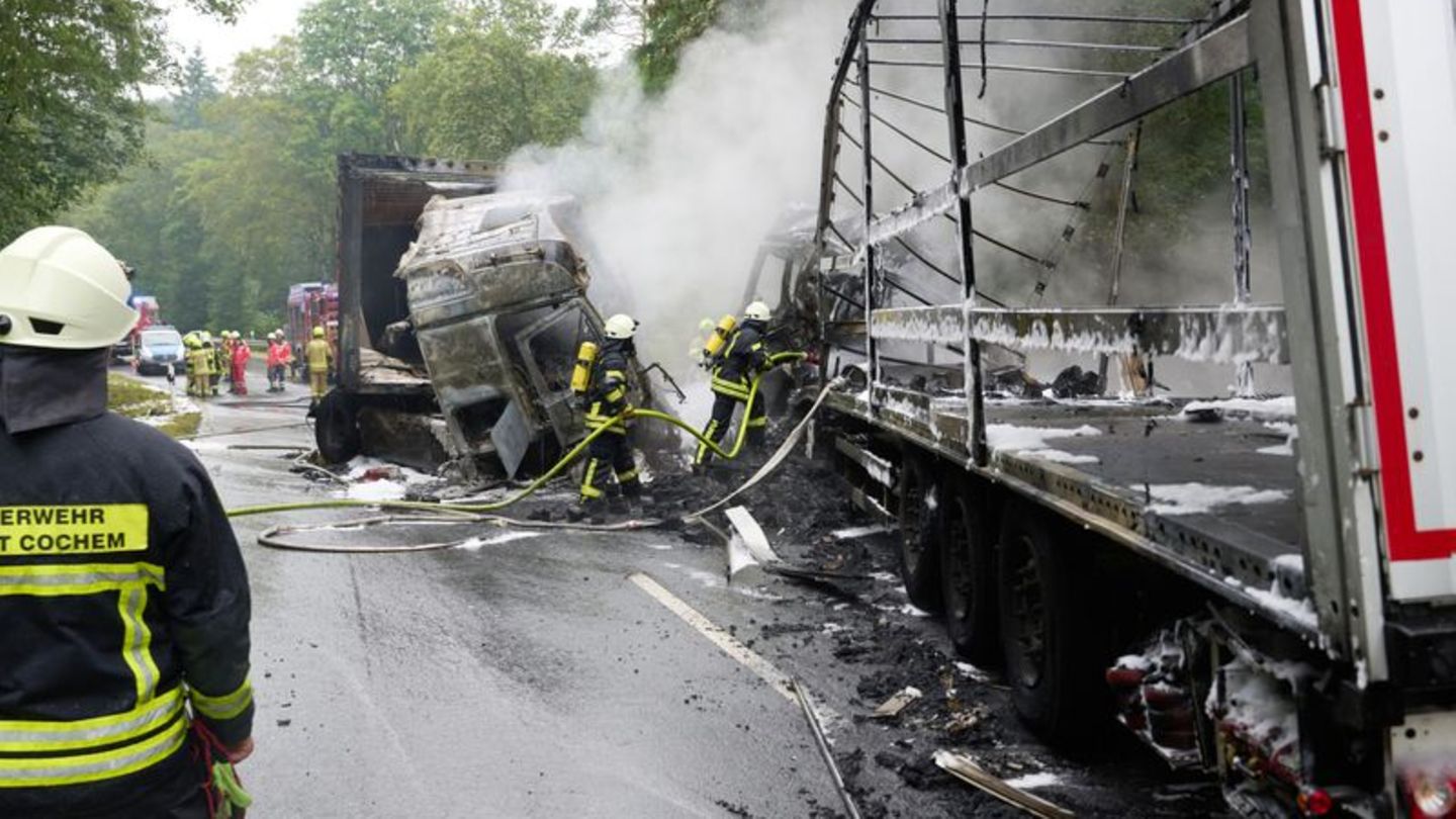 Unfall: Zwei Lkw-Fahrer sterben bei Zusammenstoß - B259 wieder frei
