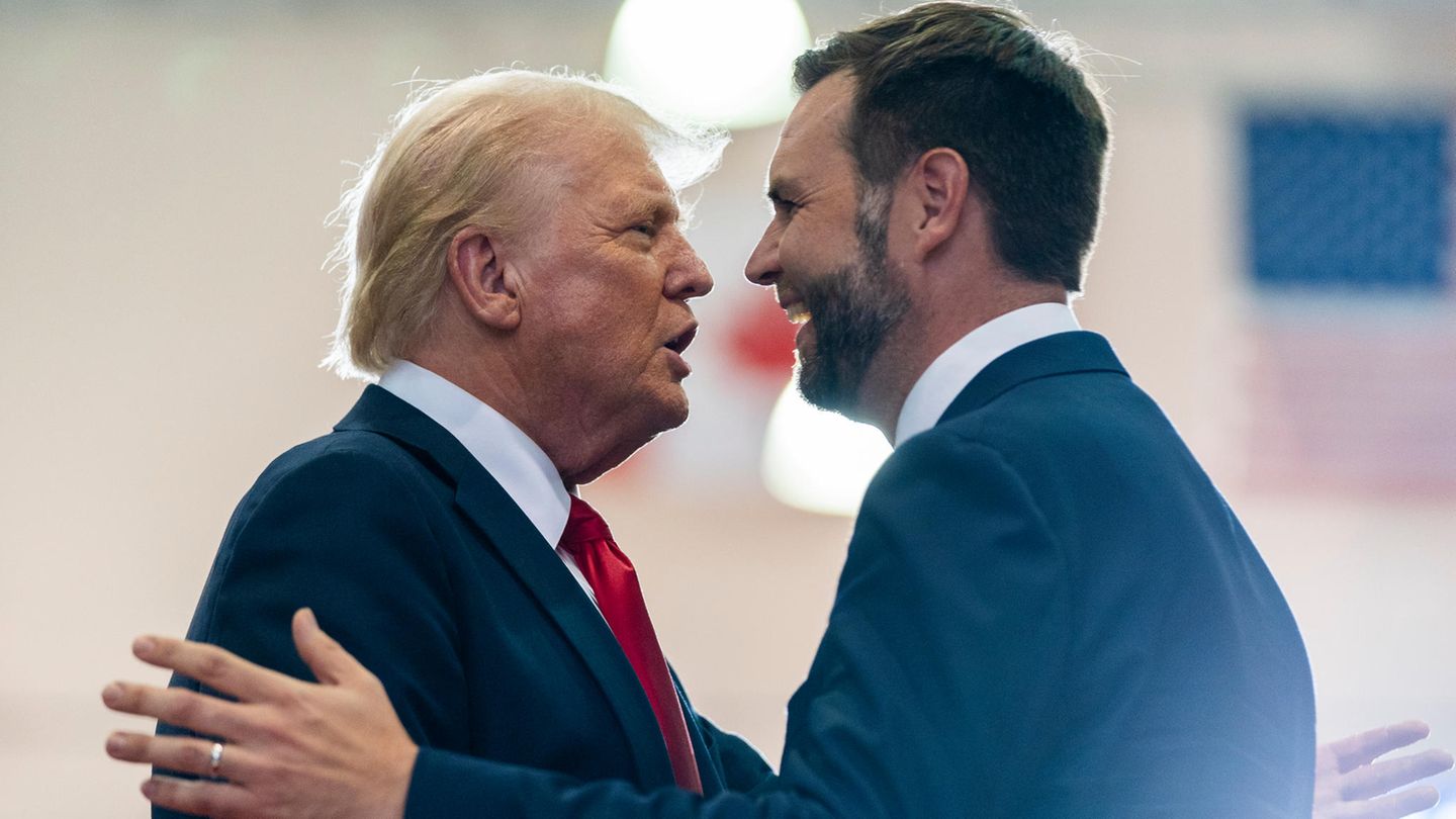 Trump brushes off criticism of Vance: Vice presidents don’t matter