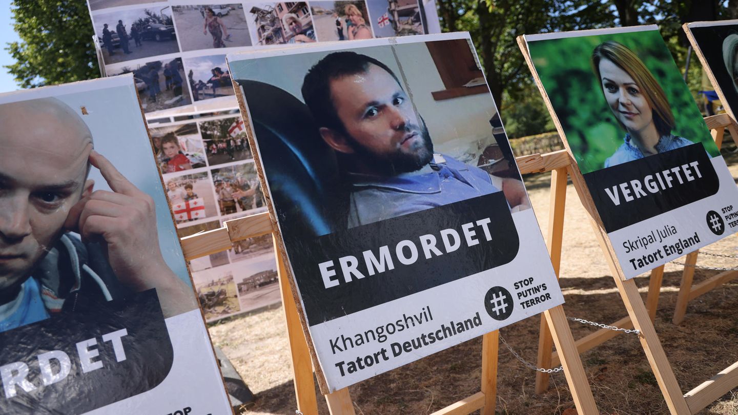 Ihn hat er auf dem Gewissen: Wadim Krassikow, in Deutschland besser bekannt als der "Tiergartenmörder", soll im Auftrag des Kreml einen tschetschenisch-georgischen Dissidenten in dem Berliner Park erschossen haben. Dafür wurde er 2021 zu lebenslanger Haft verurteilt
