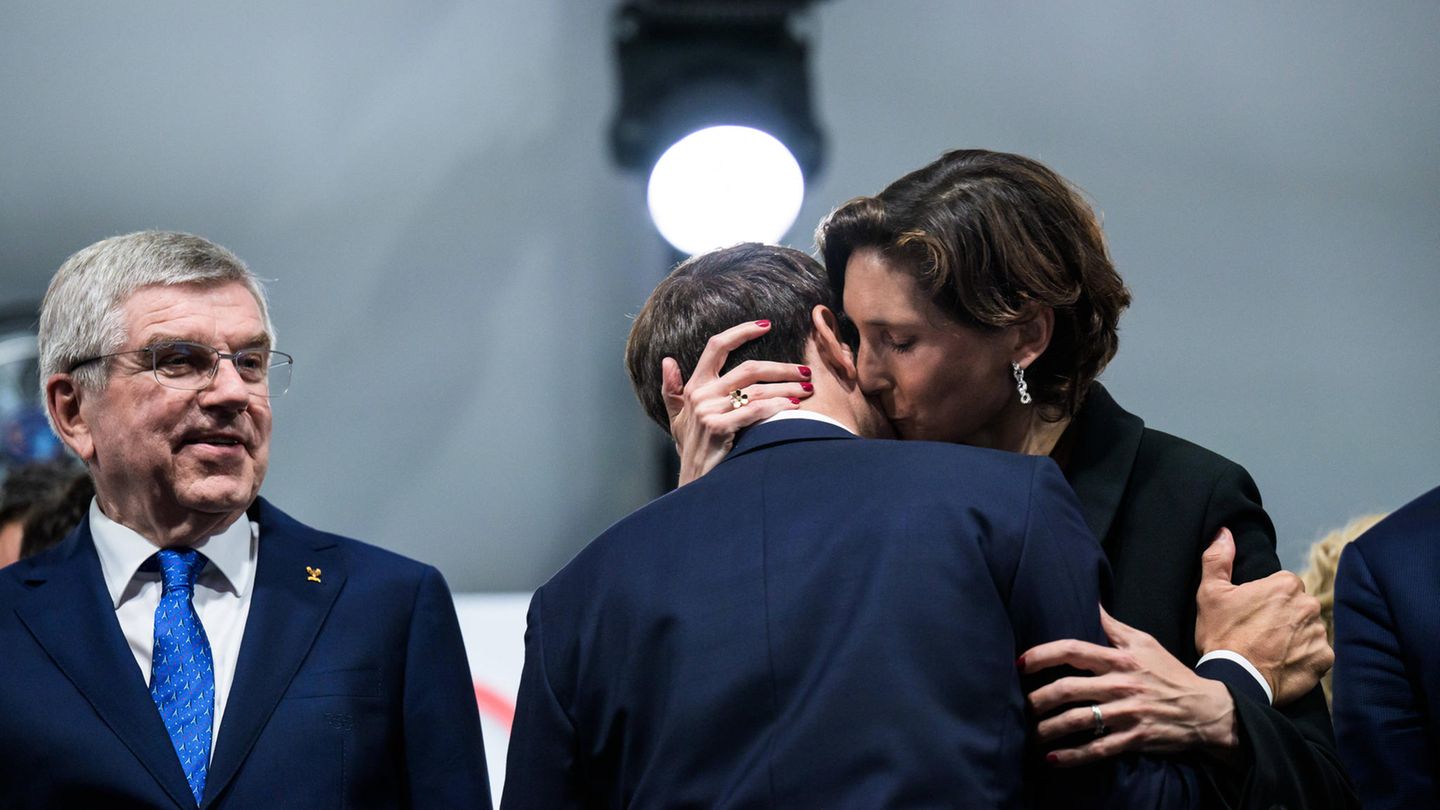 Emmanuel Macron und Amélie Oudéa-Castéra Emmanuel Macron und Amélie Oudéa-Castéra