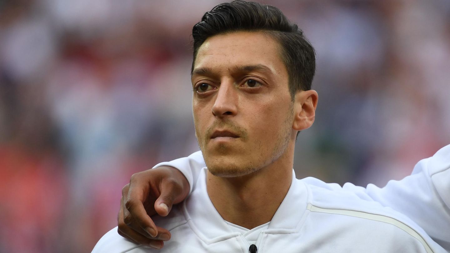 Social Media: Nach israelfeindlichem Bild: DFB distanziert sich von Özil-Äußerung