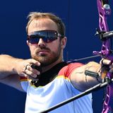 Cool, cooler, Florian Unruh. Ganz im Gegenteil zu seinem Nachnamen wirkt der deutsche Bogenschütze konzentriert und zielgerichtet, als er kurz vorm Abschuss seines Pfeils steht