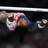 Griff nach Gold: Simone Biles ist einer der Superstars der Spiele in Paris. Bereits zwei Goldmedaillen sicherte sich die US-Turnerin und feierte ein atemberaubendes Comeback nach langer Leidenszeit