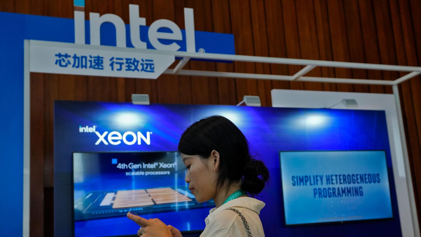 Intel misses AI trend and cuts thousands of jobs
