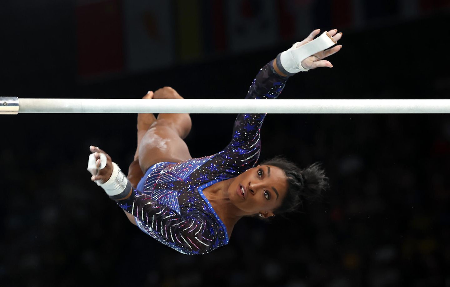 Sprung am Stufenbarren: Simone Biles am 1. August in Paris, kurz vor dem Gewinn ihrer nächsten Goldmedaille 
