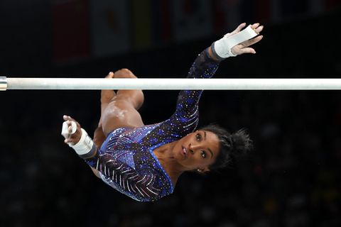 Sprung am Stufenbarren: Simone Biles am 1. August in Paris, kurz vor dem Gewinn ihrer nächsten Goldmedaille 
