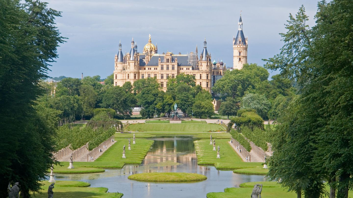 Platz 3: Schloss Schwerin Schloss Schwerin