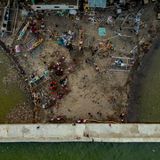 Der angespülte Schrott ist nicht das größte Problem der Philippinen – sondern die schwarze Öllache