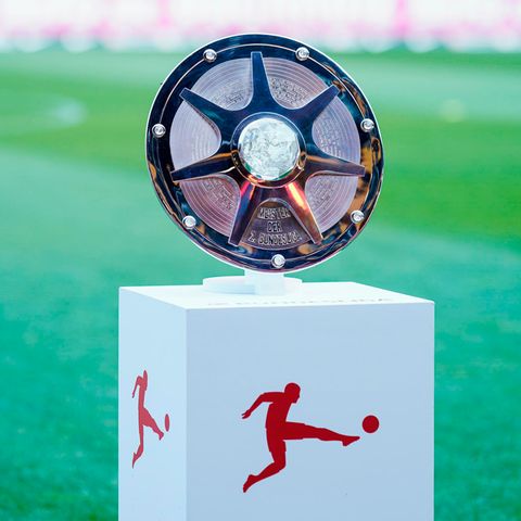 Meisterschale der 2. Fußball-Bundesliga