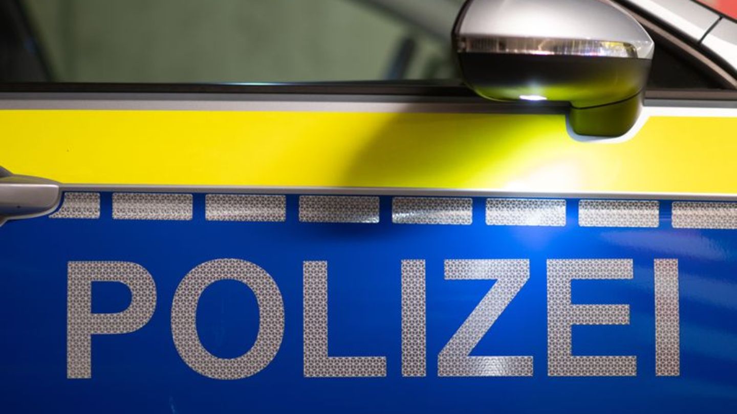 Polizeieinsatz: Schuss auf Auto in Schwaben - Bauernhaus durchsucht