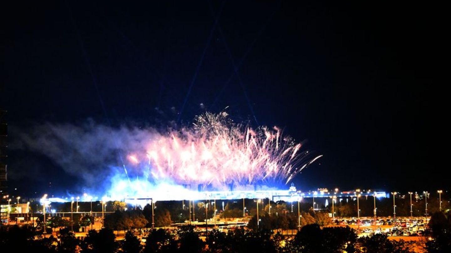 Mega-Event: Eigenes Stadion samt Volksfest: Adele lässt es krachen