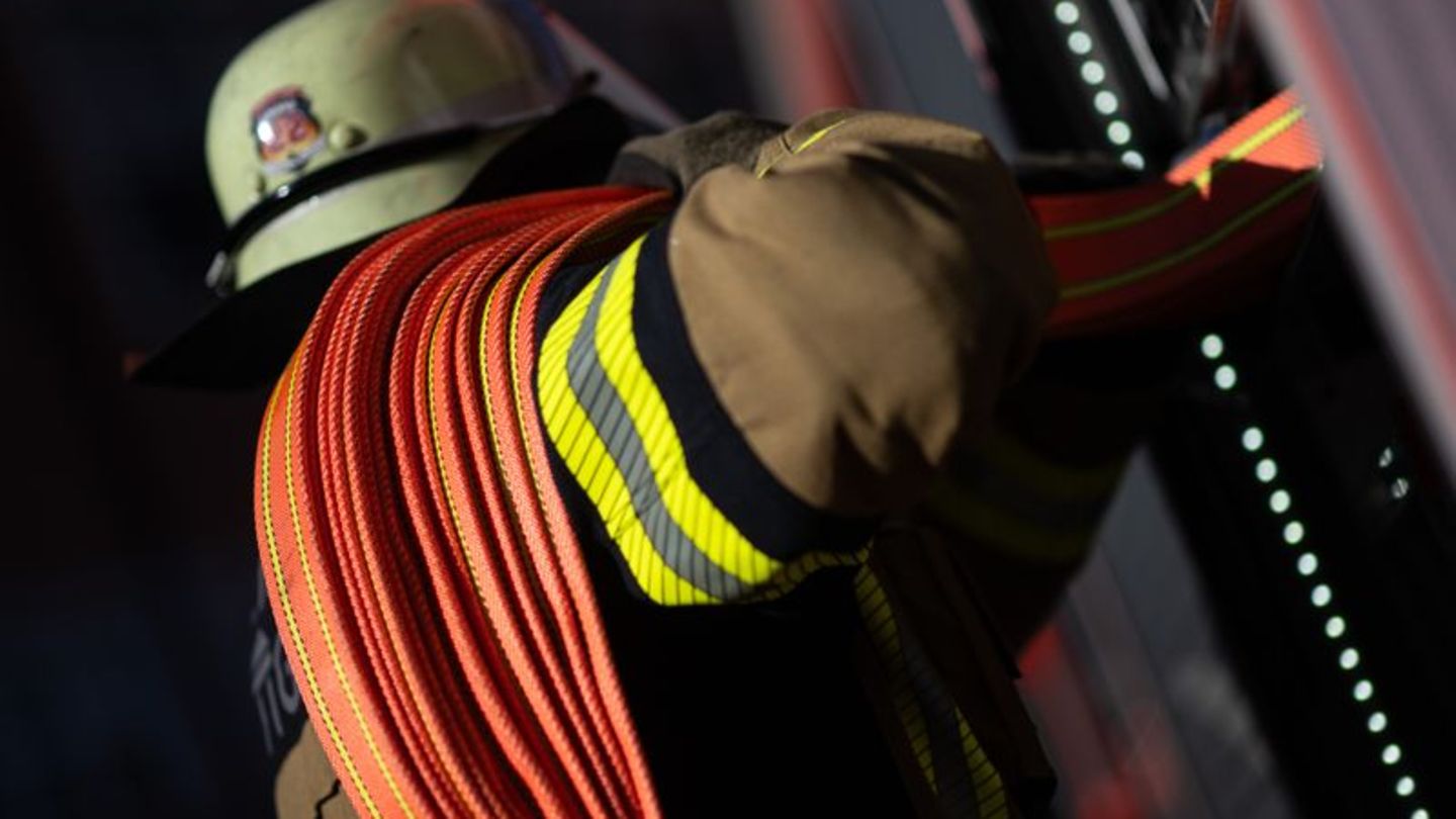 Brand: Vier Menschen bei Hausbrand in Magdeburg verletzt