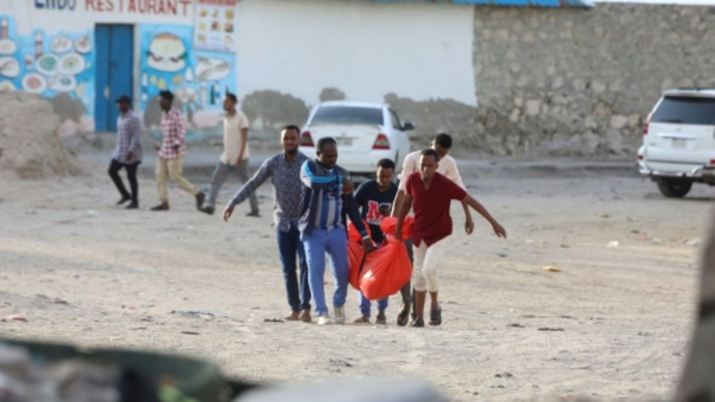 Polizei: Mindestens 32 Tote bei Angriff von Islamisten an Strand in Somalia