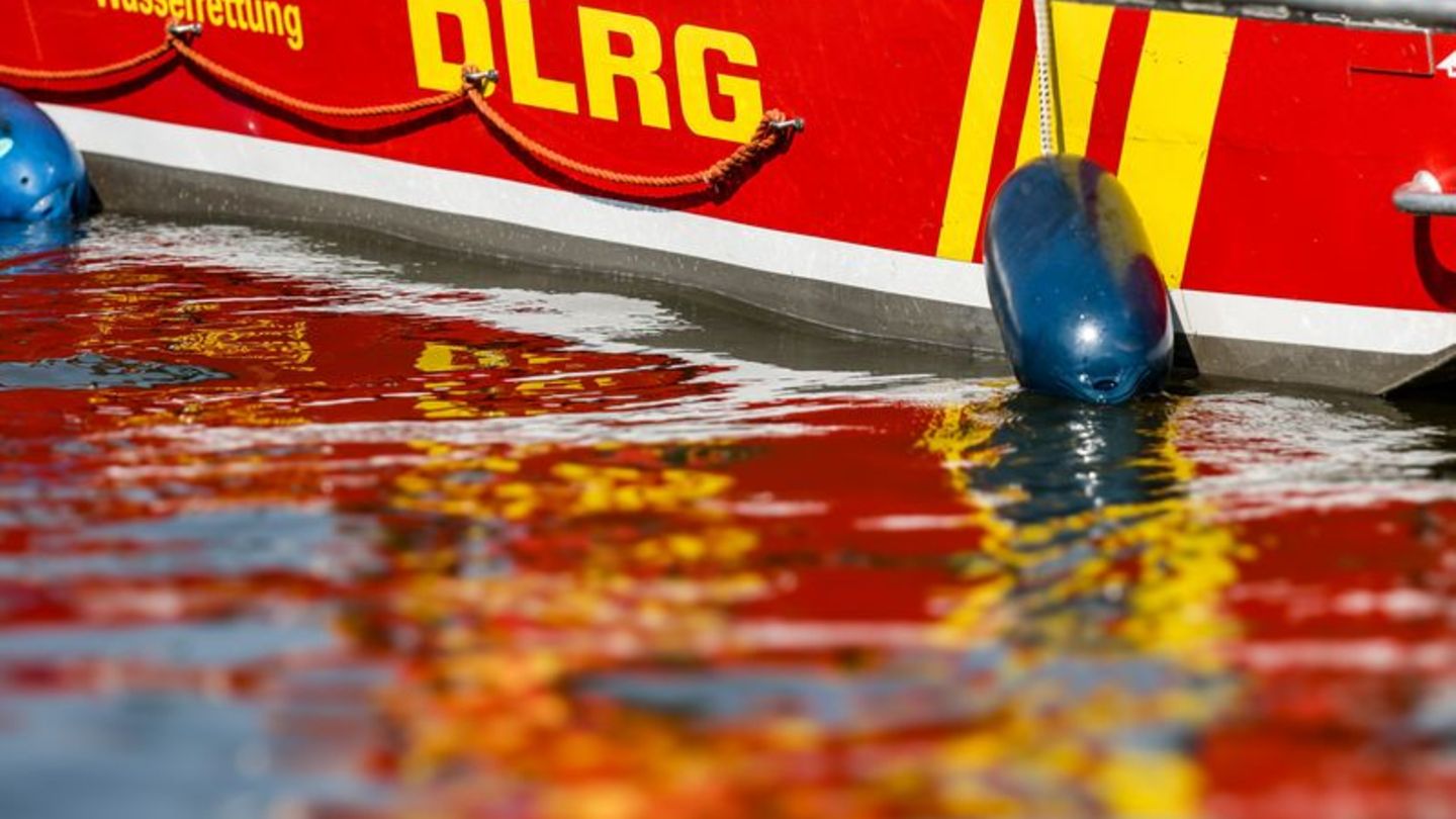 Notfall in der Donau: Mensch geht beim Baden unter - seither vermisst