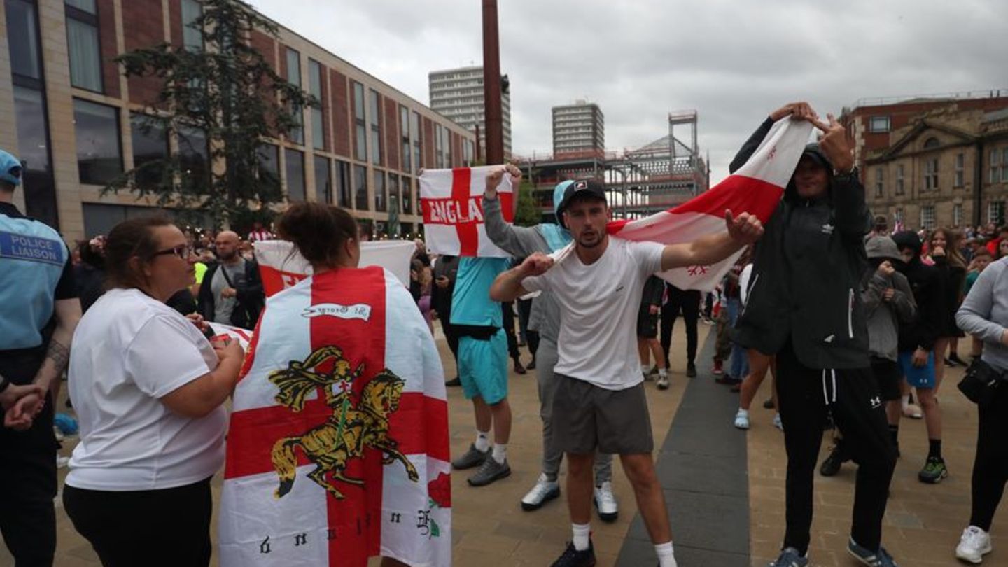 Ausschreitungen in England: Zehn Festnahmen nach Krawalle in Sunderland