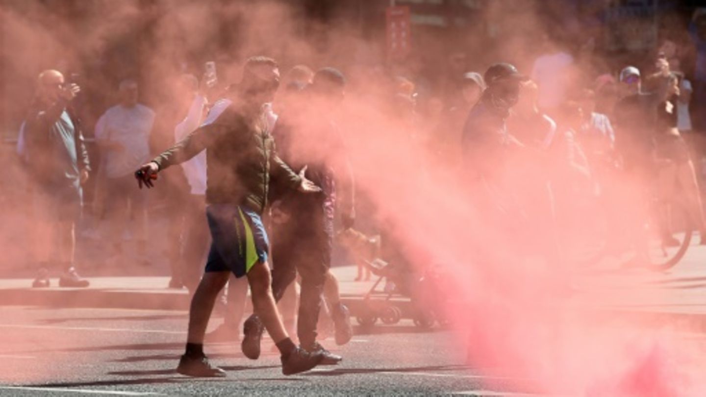 Erneute Ausschreitungen bei rechtsradikalen Protesten in britischen Städten