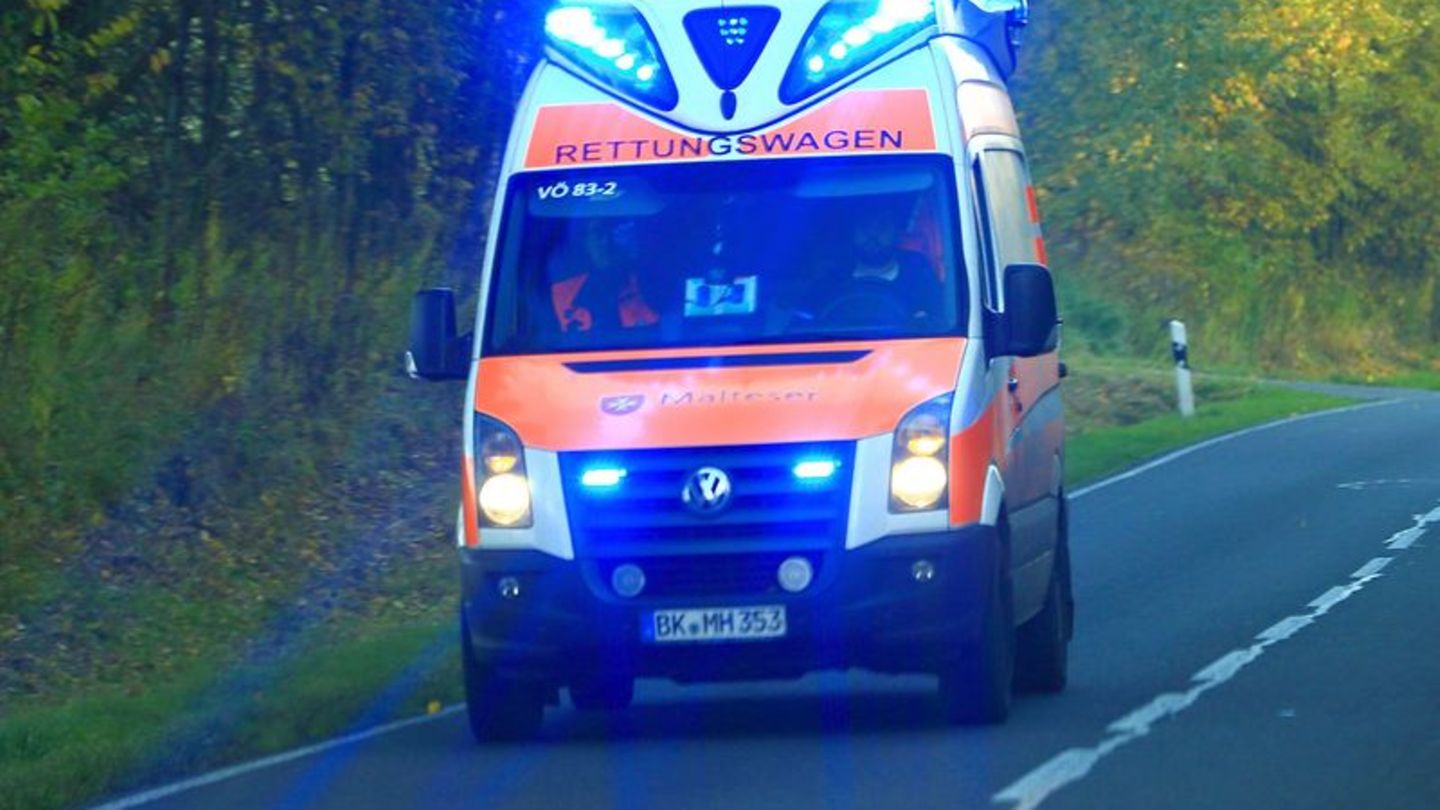 Landkreis Stendal: Motorradfahrer stirbt nach Kollision mit Auto