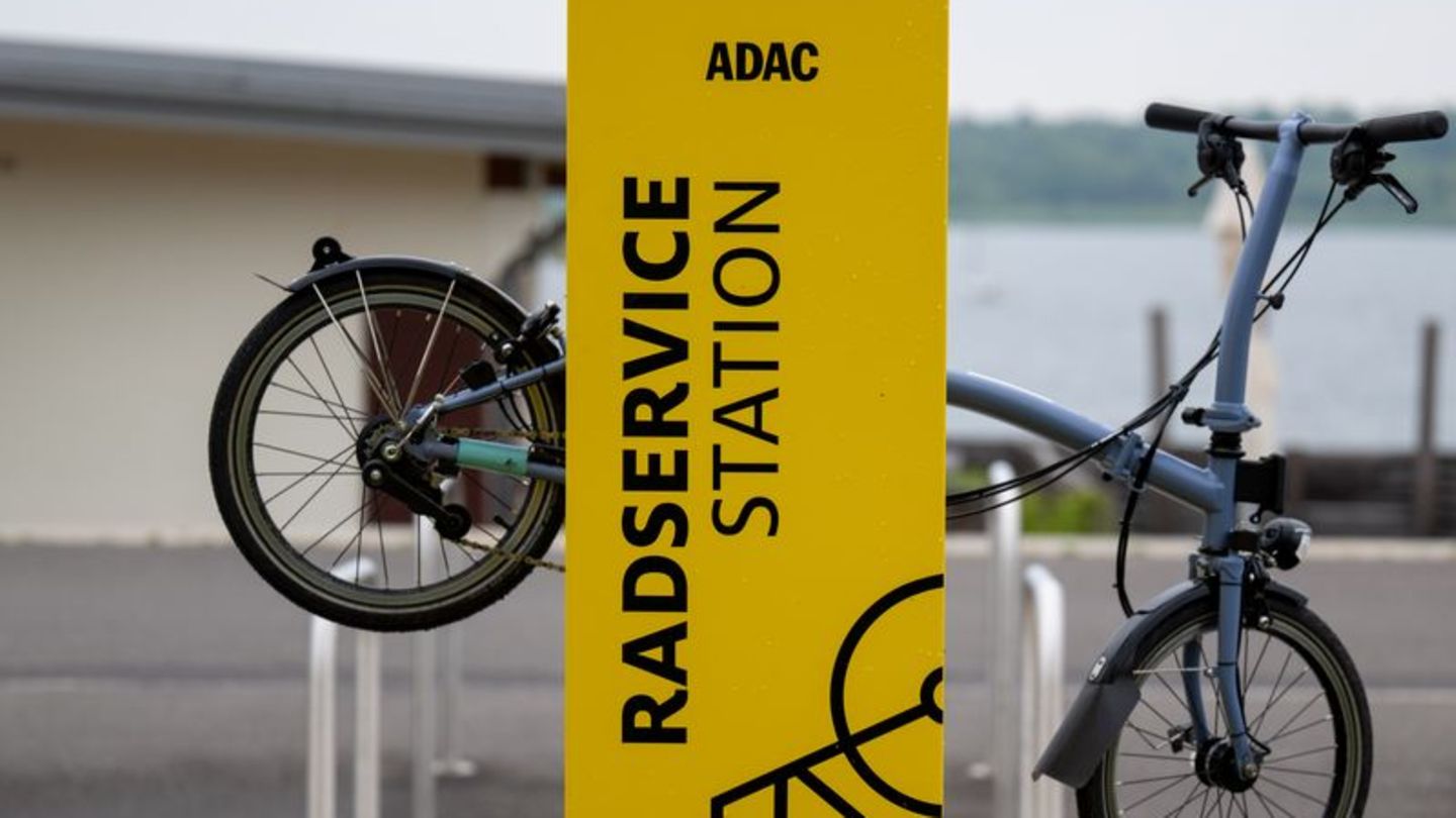 Radfahren: Mehr Fahrradstationen und Pannenhilfe für Radler