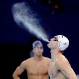 Geschmacksache: Der Holländer Nyls Korstanje nimmt vor dem Wettbewerb noch ein Schlückchen aus dem Pool