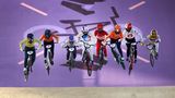 So wenig Platz für so viele Sportlerinnen: Beim BMX-Rennen geht es spektakulär zu. Links im Bild, die spätere Olympiasiegerin Saya Sakakibara aus Australien