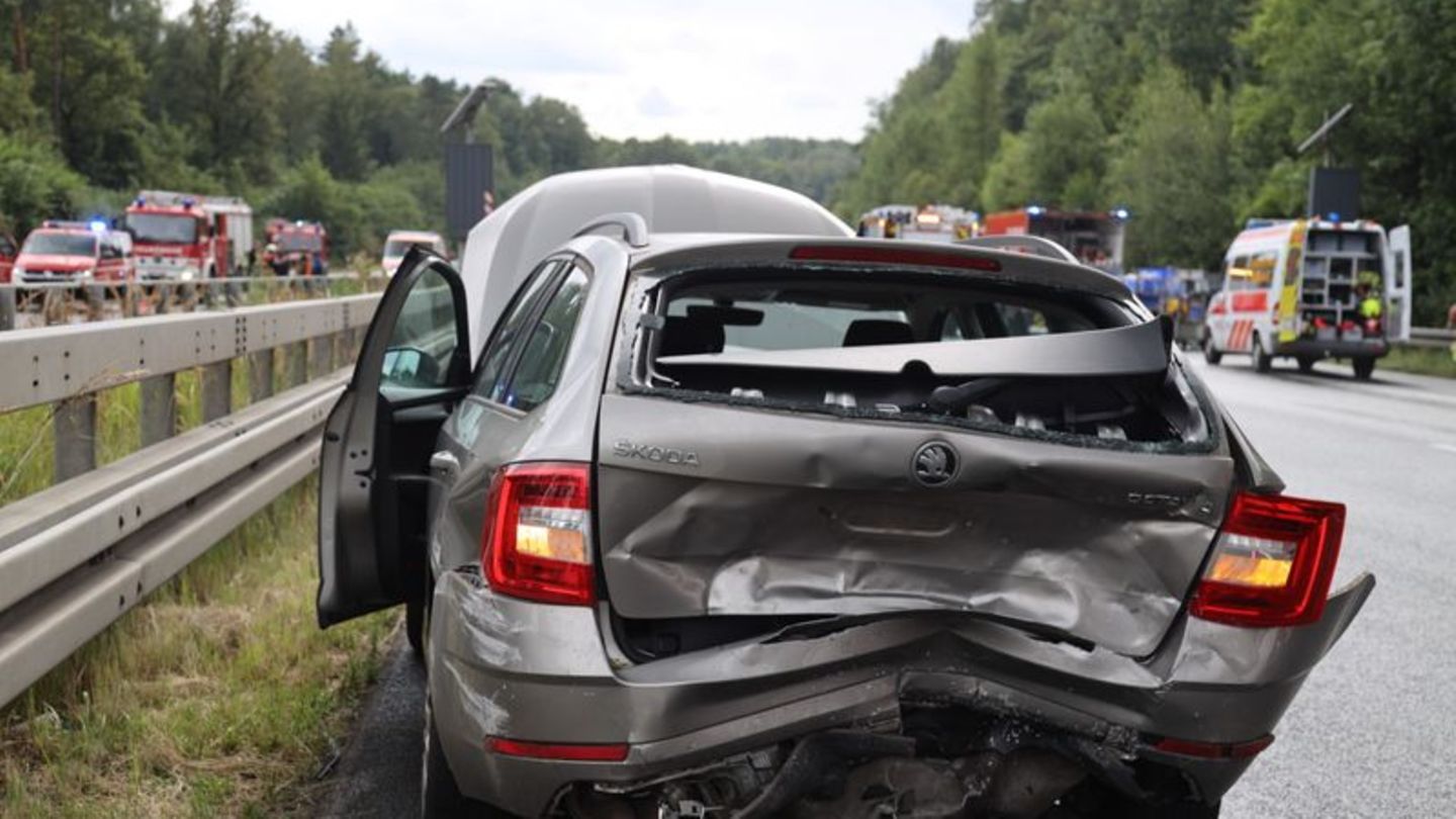 Verkehr: Starkregen: Unfälle mit 25 Fahrzeugen auf A4, elf Verletzte