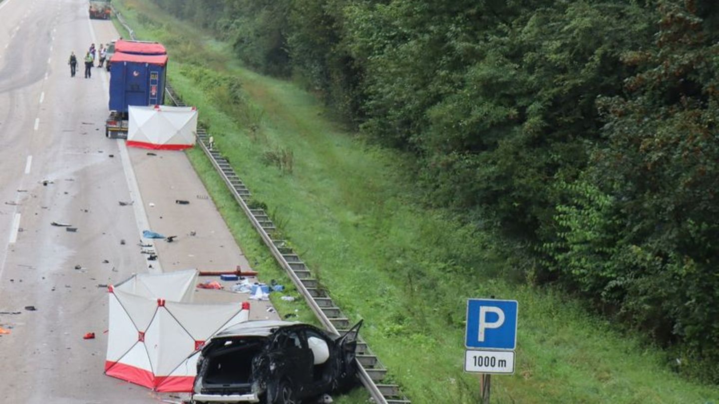 Autounfall: Mehrere Verletzte nach Autounfall - A5 gesperrt