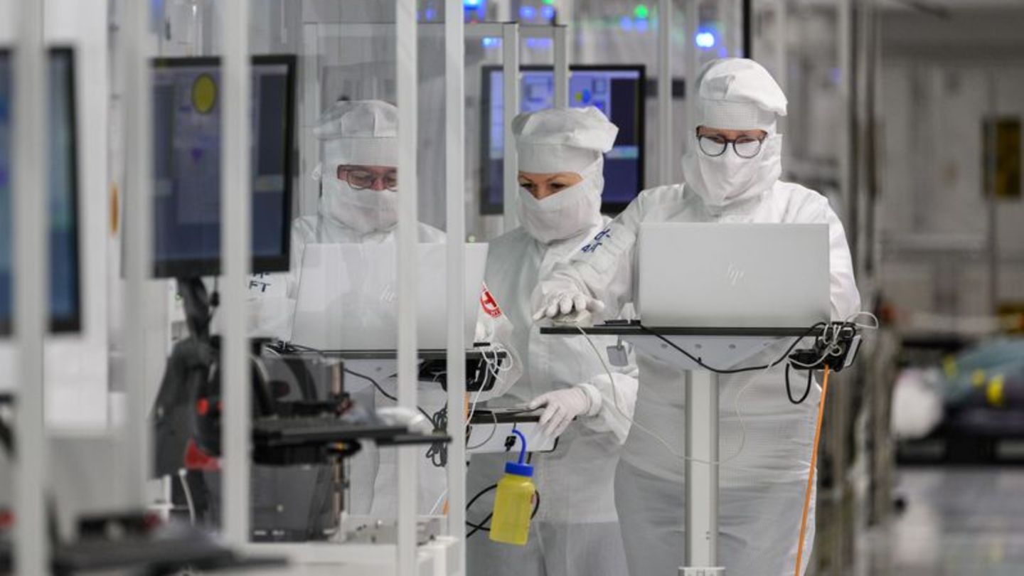 Chiphersteller: Infineon will 2800 Jobs abbauen oder verlagern