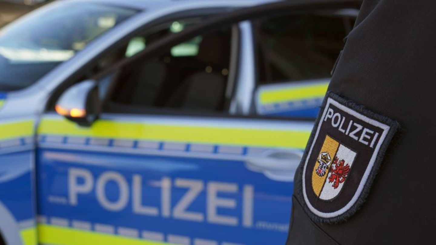 Kriminalität: Streit in der Wohnung - drei Menschen mit Messer verletzt