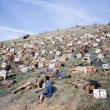 Etliche Statisten mit Nummern am Set von Spartacus