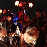 Die Linzer Ars Electronica widmet sich seit 1979 digitaler Kunstformen und trifft in diesem Jahr auf die Kulturhauptstadt Europas im Salzkammergut und das altehrwürdige Bruckner-Festival. Anton Bruckner, der bedeutendste Komponist der oberösterreichischen Landeshauptstadt, feiert in diesem Jahr 200. Geburtstag. Die Festival-Eröffnung am 4. Spetmeber 2024 verspricht Spektakuläres. Der Linzer Mariendom, größter und zweithöchster Dombau Österreichs, dient als Aufführungs- und Austragungsort einer besonderen Darbietung: Künstler, Organisten, Informatiker und Physiker spielen als Kollektiv Bruckners "Perger Präludium" – und lassen das Meisterwerk von "verschränkten Photonen" dirigieren.   www.ars.electronica.art