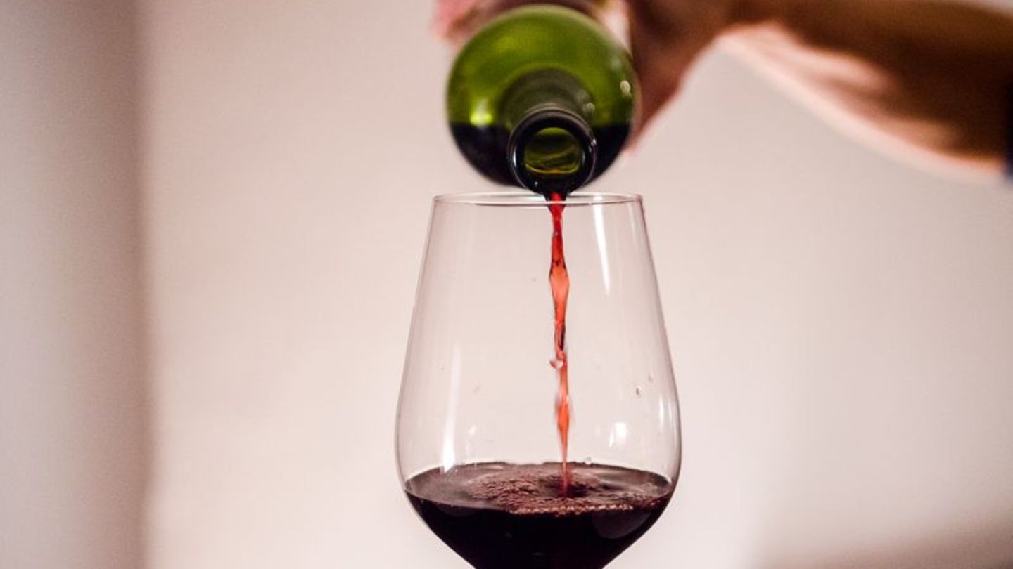 Lebensmittelüberwachung: Weinüberwachung findet vor allem Fehler auf der Flasche
